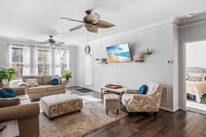 TV - Old Canal Getaway, Stay for 6 (Millville)