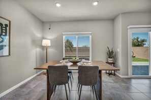 Dining - Mountain-View Oasis — Private Rooms for Rent (Las Vegas)