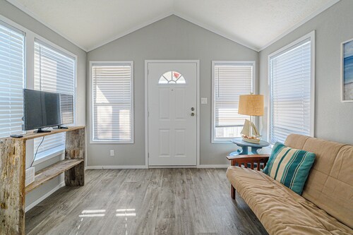 THE KEYS OF POC Unit # 3   1-bedroom cabin with AC