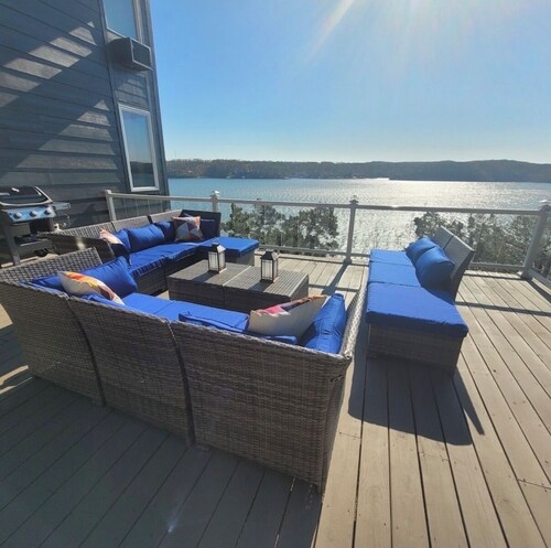 Ozarks 6BR Getaway — Perfect for Groups & Families