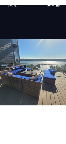 Ozarks 6BR Getaway — Perfect for Groups & Families