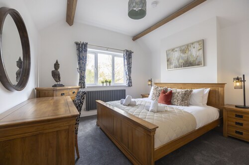 Beautiful 3-Bed Home with Hot Tub in Ross-on-Wye
