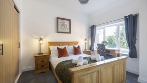 3 soverom, skrivebord, strykejern/-brett og wi-fi (inkludert)