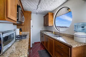 Private kitchen - Ocean view condo, short walk from beach, marina! (San Carlos)