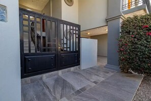 Exterior detail - Ocean view condo, short walk from beach, marina! (San Carlos)