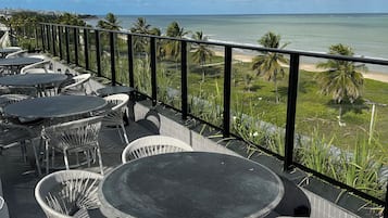 Basic Apartment | Terrace/patio