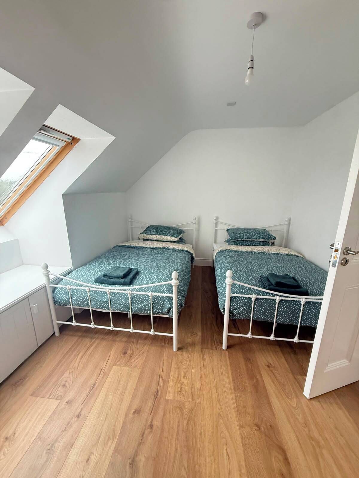 4 chambres, fer et planche à repasser, accès Internet, draps fournis