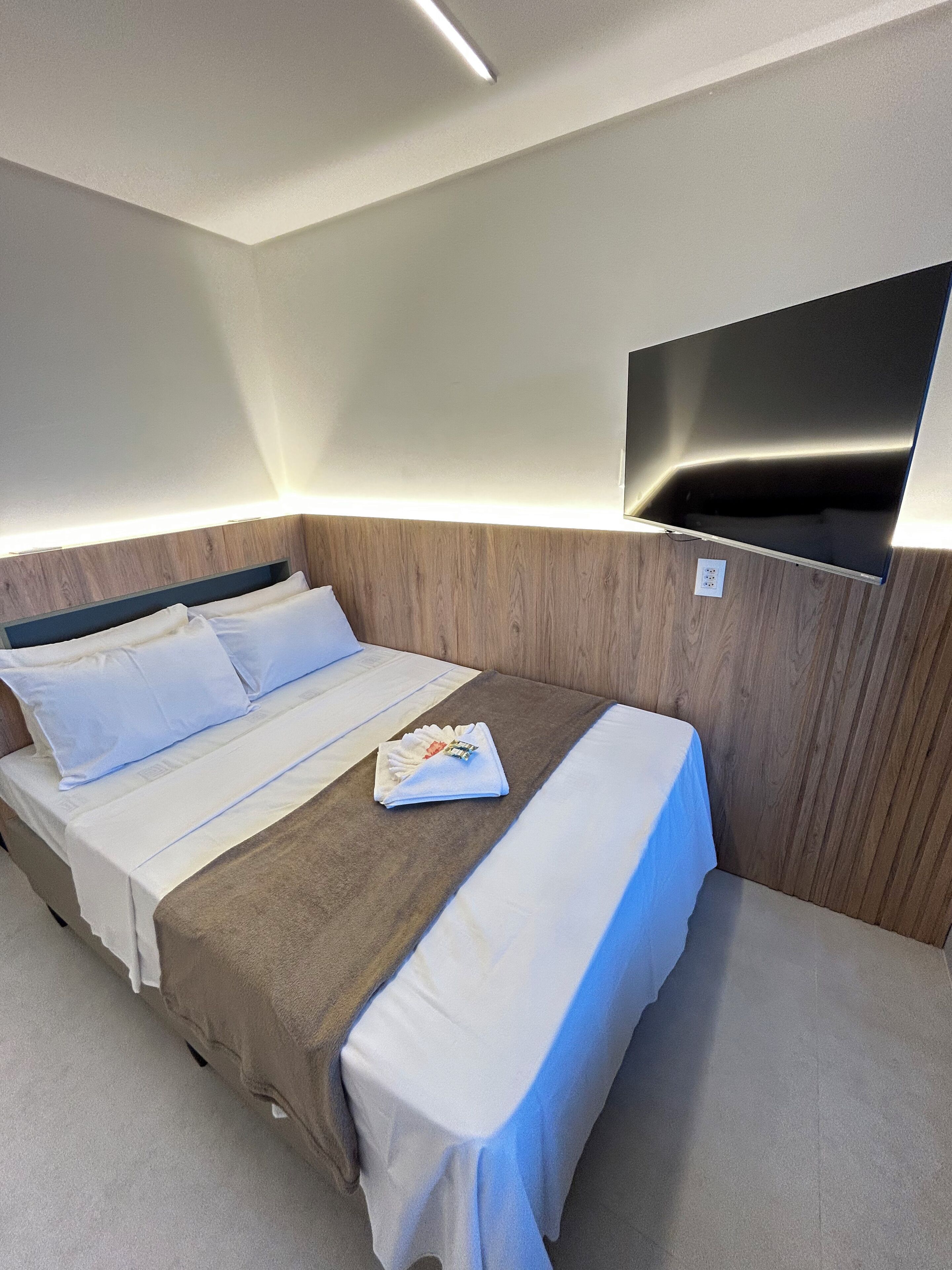 Apartamento básico | Espaço de trabalho para notebook, ferros/tábuas de passar roupa