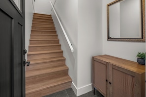 Interior - The Madrona Guest Suite - Modern West Coast Comfort (Victoria)