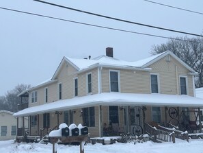 Exterior - Vintage and Modern Cherry Valley Retreat (Cherry Valley)