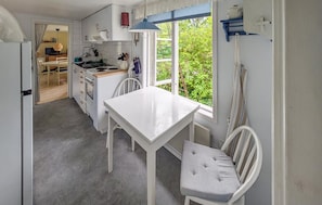 Coffee/tea maker, fridge, microwave, stovetop - 2 bedroom amazing home in Fagerhult (Fagerhult)