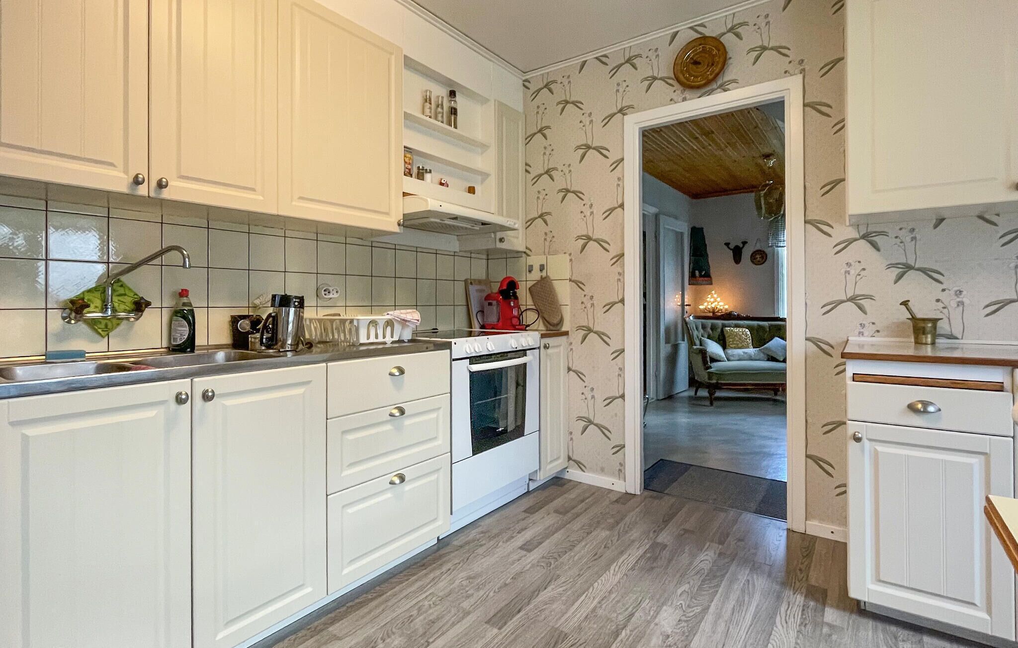 Réfrigérateur, plaque de cuisson, cafetière/bouilloire