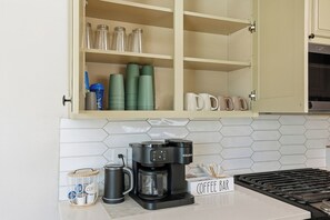 Fridge, microwave, oven, stovetop - Heated Private Pool + Game Room, Sleeps 12, Family-Friendly, Near PCB Beach (Panama City Beach)