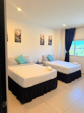 5 bedrooms, iron/ironing board, WiFi, bed sheets