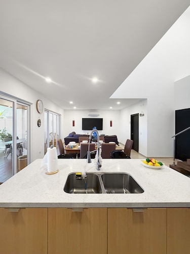 Valeria’s Luxury Beach House: Your Perfect Gateway to Costa del Sol