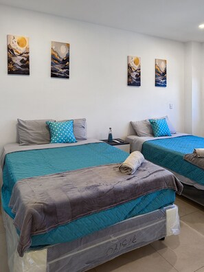 Room - Valeria’s Luxury Beach House: Your Perfect Gateway to Costa del Sol (San Luis la Herradura)