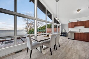 Dining - Modern Lake Simcoe Waterfront Home (Orillia)