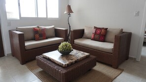 Living area - Nice apartment located in the safest area of Acapulco. 4km from Costera (Acapulco de Juárez)