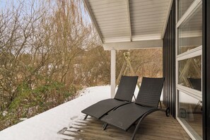 Terrace/patio - Family-friendly holiday home with spa and sauna (Knebel)