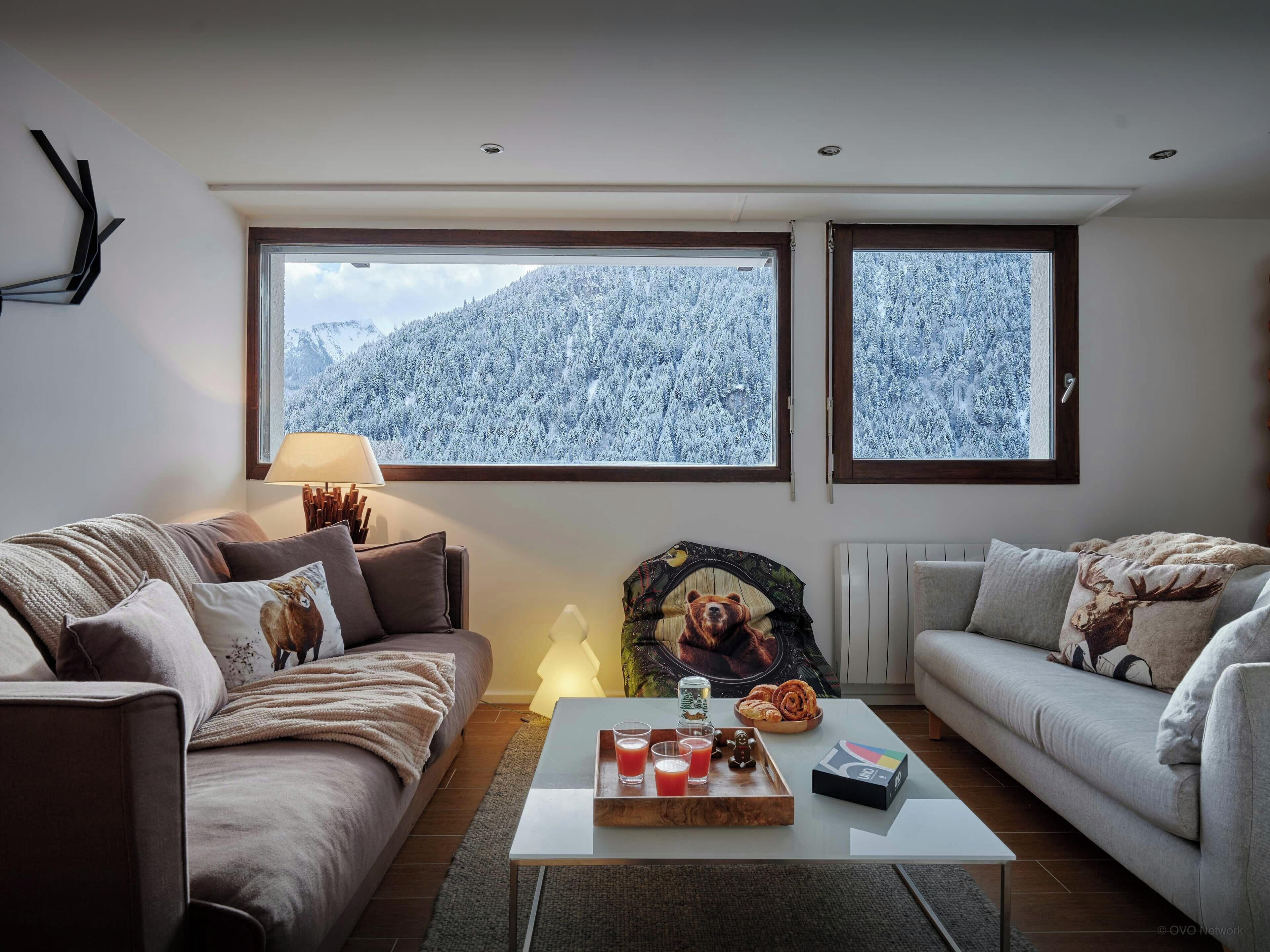 TV, fireplace, stereo