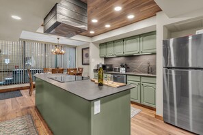 Fridge, microwave, oven, stovetop - Park Ave Condo | Pool Access + Near Skiing (Park City)