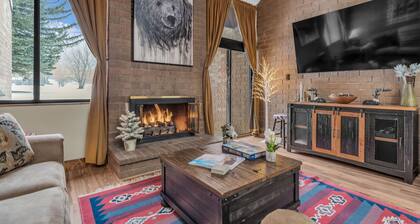 Park Ave Condo | Pool Access + Near Skiing