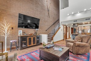 Smart TV, fireplace - Park Ave Condo | Pool Access + Near Skiing (Park City)