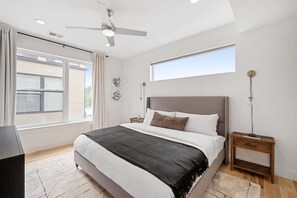 Desk, iron/ironing board, WiFi, bed sheets - 3BR Luxury LoHi Townhome, Rooftop Views, Sleeps 6 (Denver)