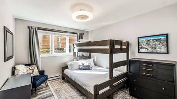 2 habitaciones, tabla de planchar con plancha, wifi y ropa de cama