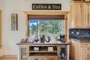 Interior - Mountain Retreat / Deck, Views / Sleeps 10 (Black Hawk)