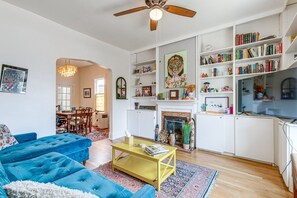 Living area - Delightful Victorian 3-bedroom house in LoHi Denver (Denver)