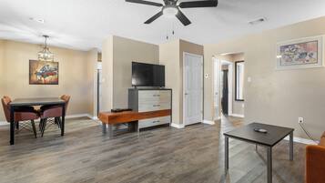 Apartment, City View | Interior