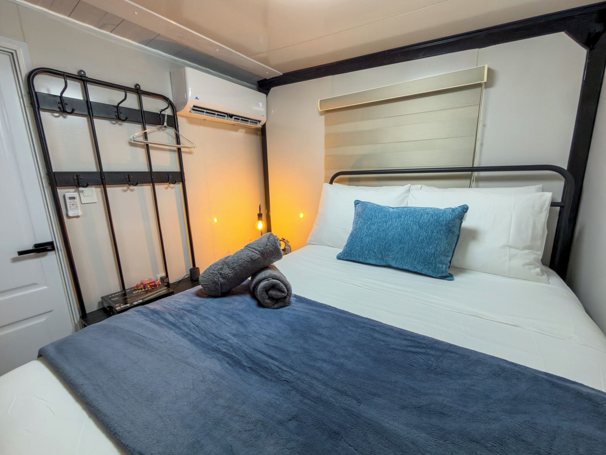 Romantic Room, 1 Double Bed, Hot Tub, Garden View | Interior