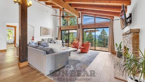 Älytelevisio, pöytäjalkapallopöytä, pöytätennispöytä, kirjoja