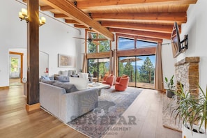 Smart TV, table football, ping pong, books - Multi-level home offering breathtaking views (553ST) (Crystal Bay)