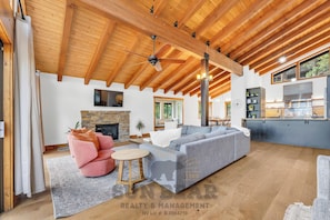 Smart TV, table football, ping pong, books - Multi-level home offering breathtaking views (553ST) (Crystal Bay)