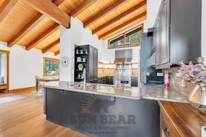 Fridge, microwave, oven, stovetop - Multi-level home offering breathtaking views (553ST) (Crystal Bay)