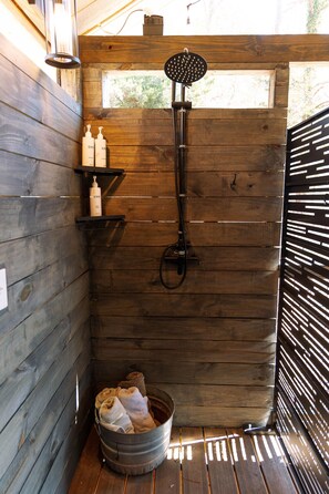 Hair dryer, towels - Meadow View Cabin w/ Flower Garden (Columbus)