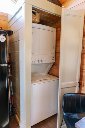 Interior - Meadow View Cabin w/ Flower Garden (Columbus)