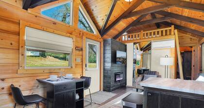 Meadow View Cabin w/ Flower Garden