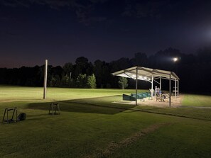 Golf - Stay at our unique 2 bedroom on a golf range (Florence)