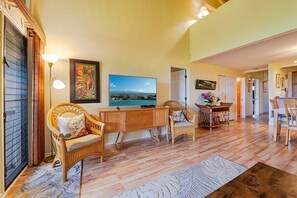 TV - Spacious 3BR townhouse with partial ocean views in Waikoloa WSA203 (Waikoloa)
