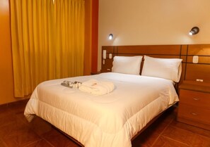 Desk, free WiFi - Rey Palace (Cajamarca)