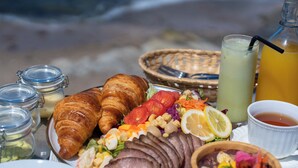 Desayuno continental todos los días (con cargo)