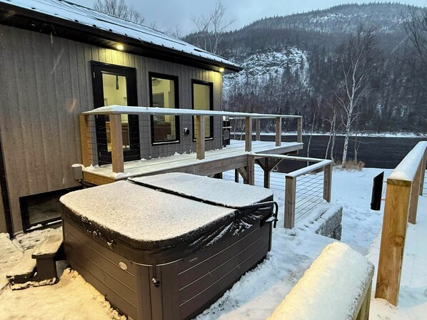 Terrace/patio - Modern luxury retreat on the Humber River, 5-minute walk from Marble Mountain! (Corner Brook)