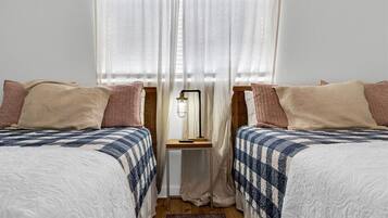 Ferros/tábuas de passar roupa, Wi-Fi de cortesia, roupa de cama