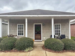 Exterior - Fourth Quarter Cottage (Oxford)