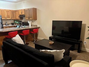 Interior - Fourth Quarter Cottage (Oxford)