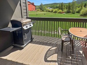 Outdoor dining - Fantastic Frisco!  Stunning 2 bedroom in great location (Frisco)