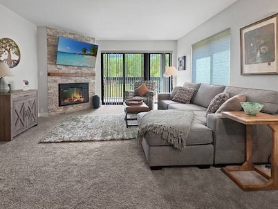Fantastic Frisco!  Stunning 2 bedroom in great location